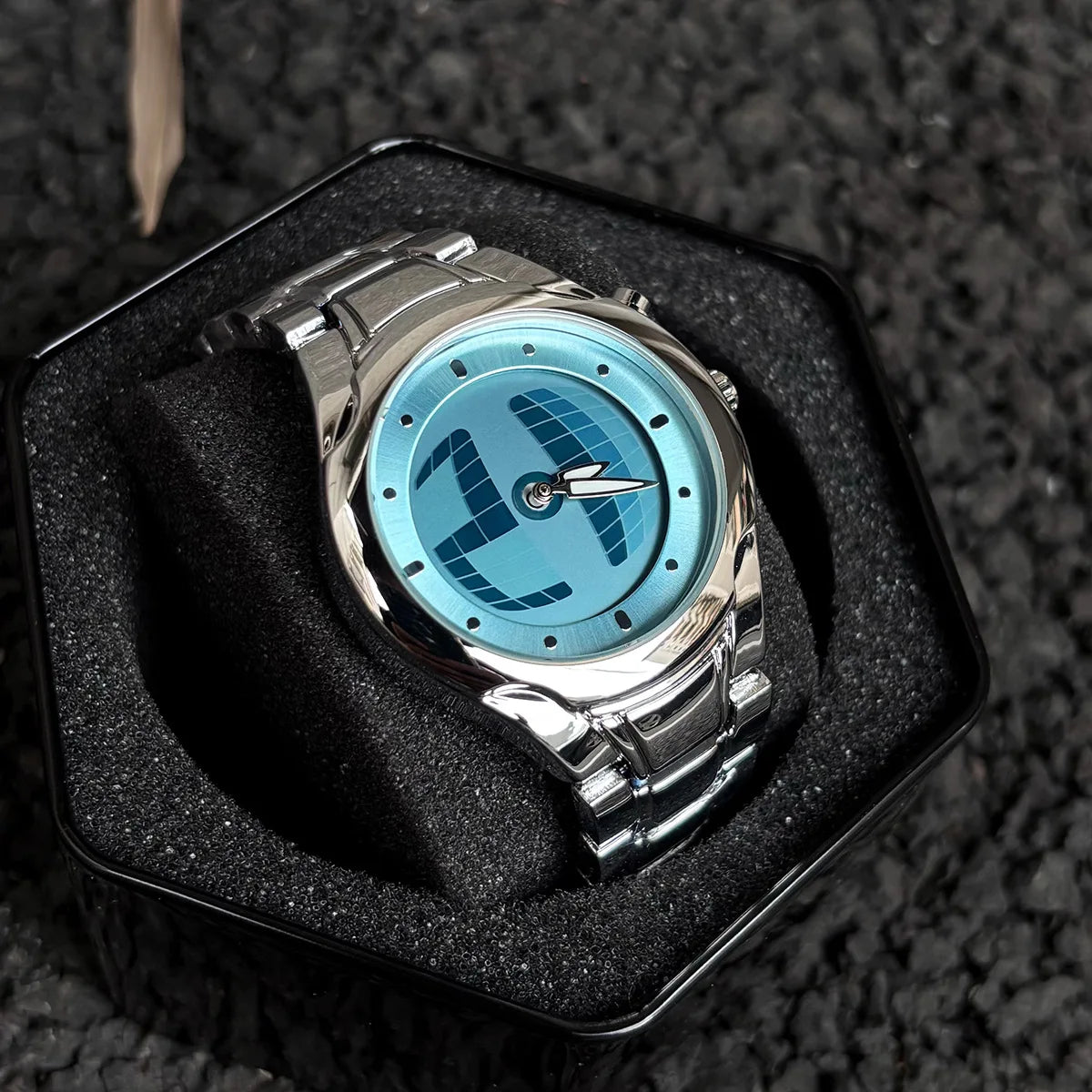 The Y2k Millennium Dynamic Circular Lucky Number Display Men's Watch Is A Niche Men's Wristwatch