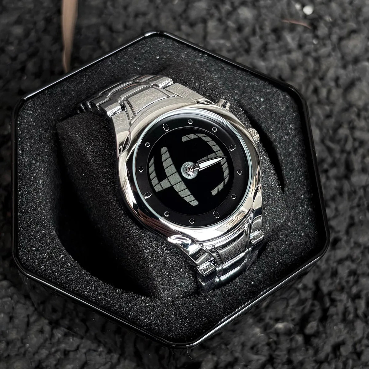 The Y2k Millennium Dynamic Circular Lucky Number Display Men's Watch Is A Niche Men's Wristwatch