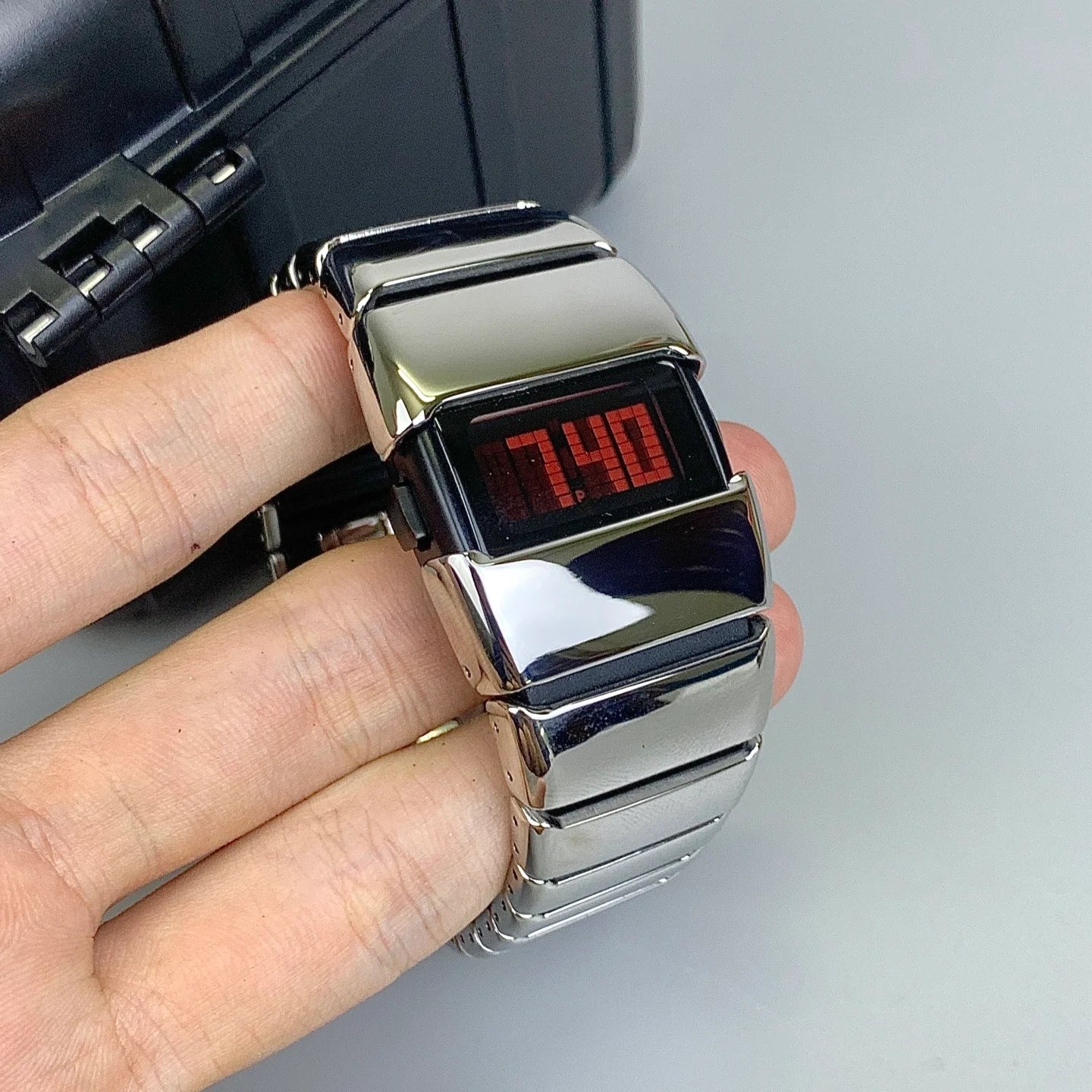 STEELWRLD™ RETRO-Y2K WATCH